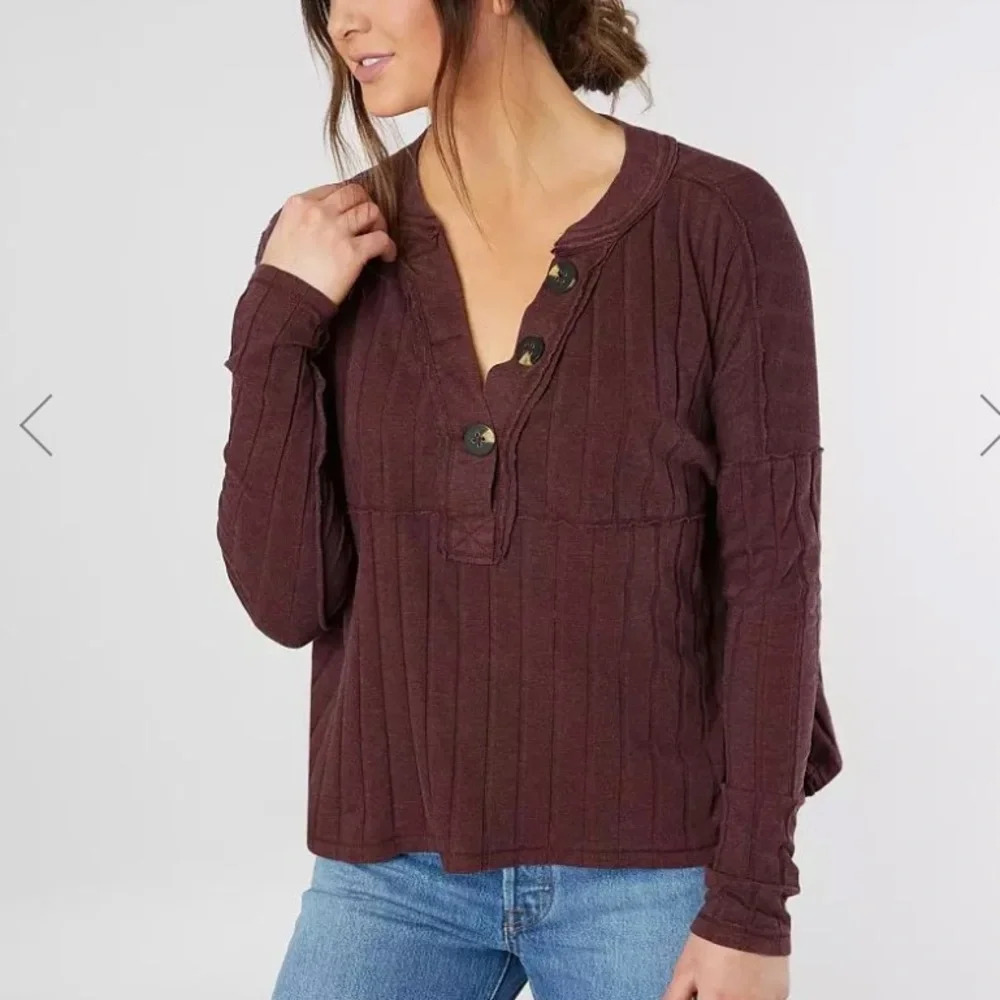 We the Free Free People In The Mix Henley Top in Magic Berry W-295 Sz M